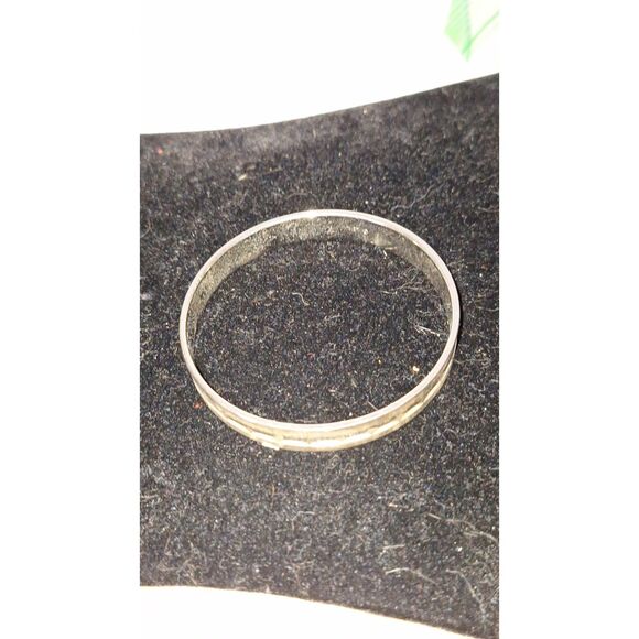 A Vintage Monet Silver Tone Bangle Bracelet Diamond Pattern Elegant - Picture 6 of 7